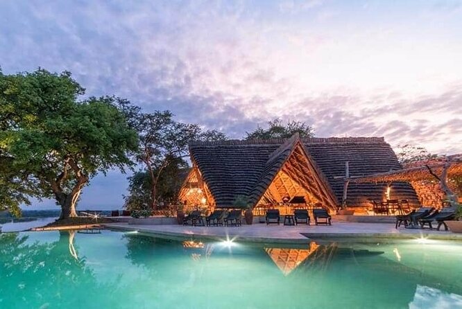 3-Day Tour in Murchison Falls Safari & Rhino Tracking - Rhino Tracking at Ziwa on the Way Back