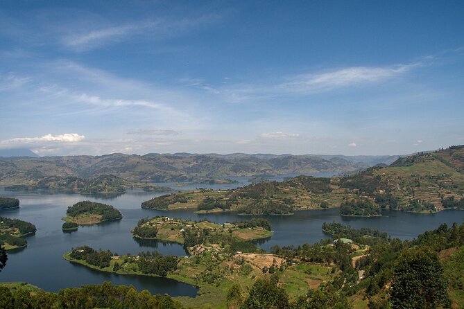 4 Days Uganda Gorilla and Wildlife Tour - A walking safari and the long return to Entebbe
