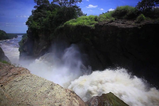 7-Day Uganda Adventure Safari - Midrange Lodges - Day four: the long road through Fort Portal