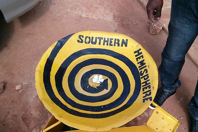 A Tour To Uganda Equator - Lunch, Local Stalls, and Time to Look Around