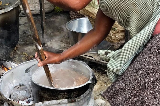 Fishing Village Food Tour & Luwombo Stop - What the private format adds