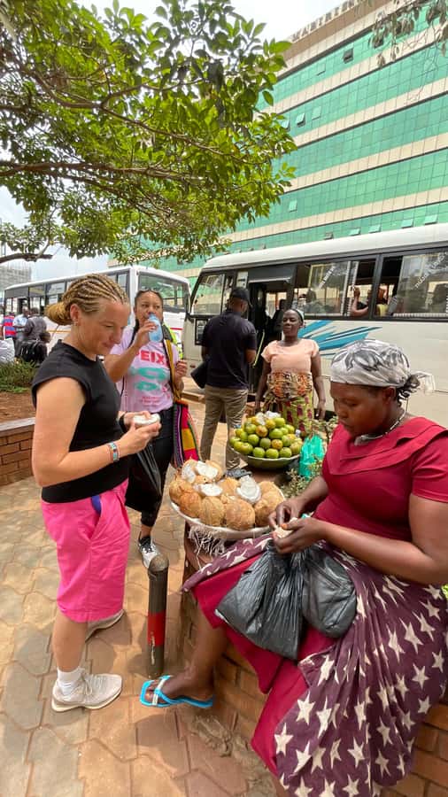 Kampala: Female-Guided Walking Tour - Bagala Craft Market: shopping with a local guide