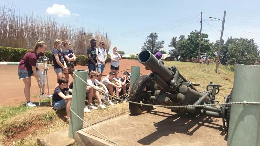 Kampala: Full day City Tour - Lunch and a short pause in central Kampala