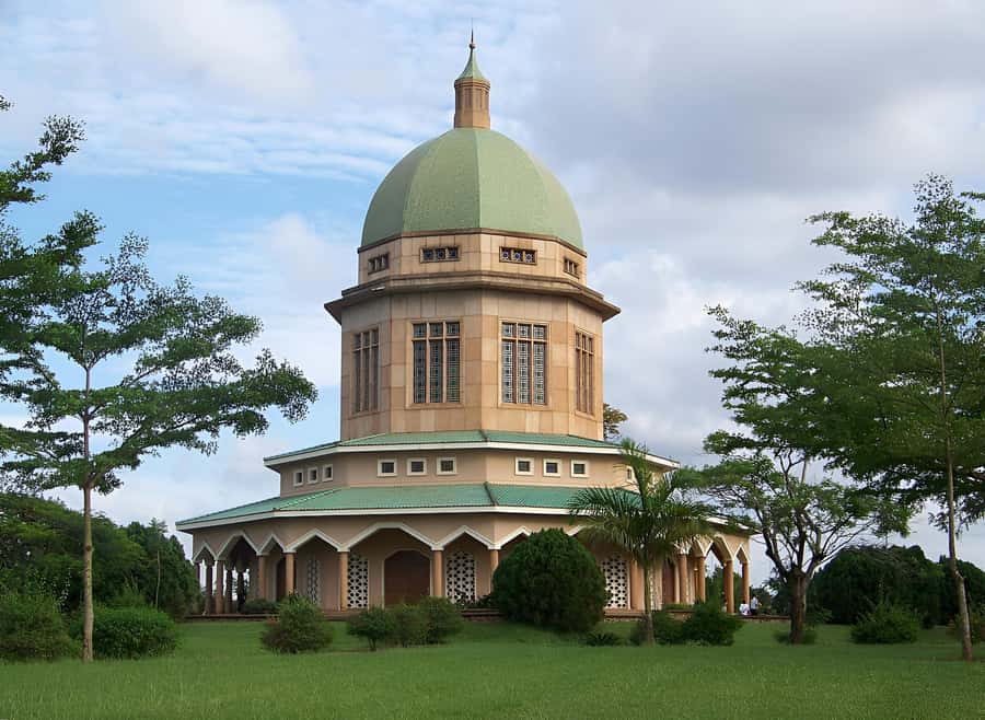 Kampala: Private Guided City Tour with vehicle Transfers - Bagala Craft Market and the first taste of local life